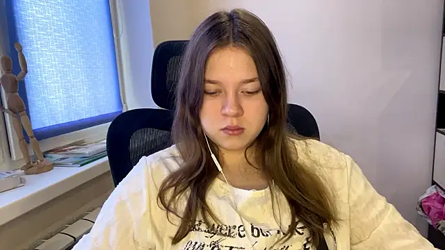 TomikoPfau online show from 03/06/26, 07:49