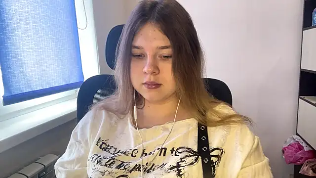 TomikoPfau online show from 04/02/26, 07:39