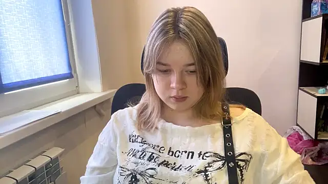 TomikoPfau online show from 04/10/26, 07:46