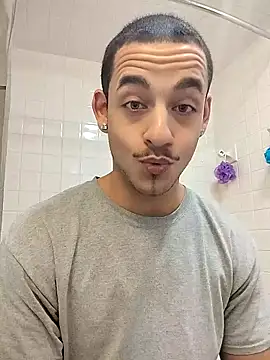 momo0208 online show from 03/05/26, 10:28