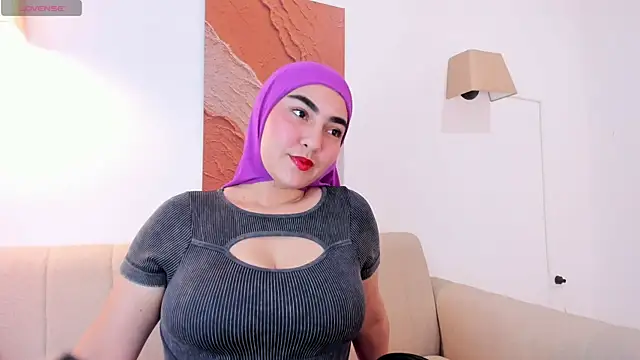 Malika Noor online show from 06/06/26, 04:01