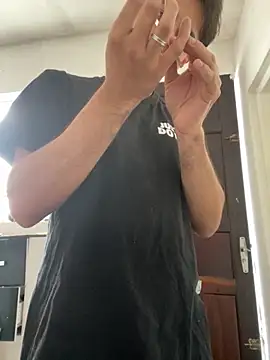 Exclusiveboy69 online show from 04/21/26, 01:17