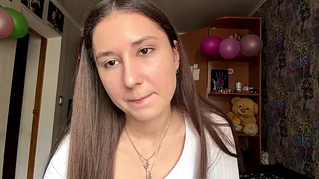 Snapshot of poly_princess chatting on 03/04/26, 09:15 poly princess online show from 03/04/26, 09:15