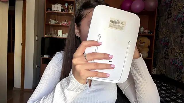 Snapshot of poly_princess chatting on 03/09/26, 09:13 poly princess online show from 03/09/26, 09:13