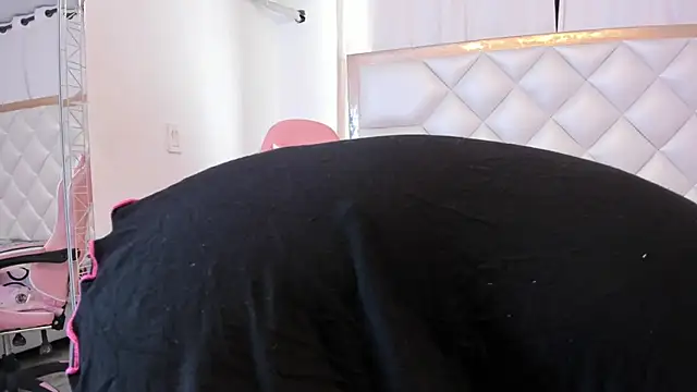 michelleblair1 online show from 04/10/26, 01:16