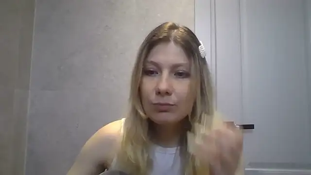 Foxy Bright online show from 03/09/26, 01:26