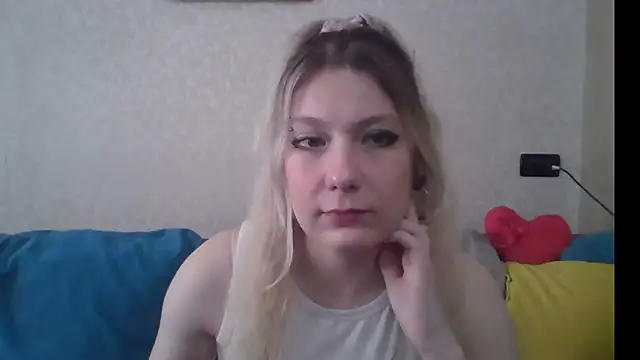 Foxy Bright online show from 04/22/26, 09:44