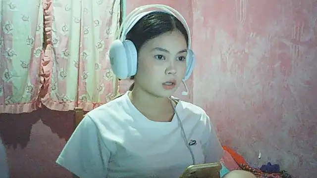 Snapshot of DessertFlower chatting on 05/05/26, 04:09 DessertFlower online show from 05/05/26, 04:09