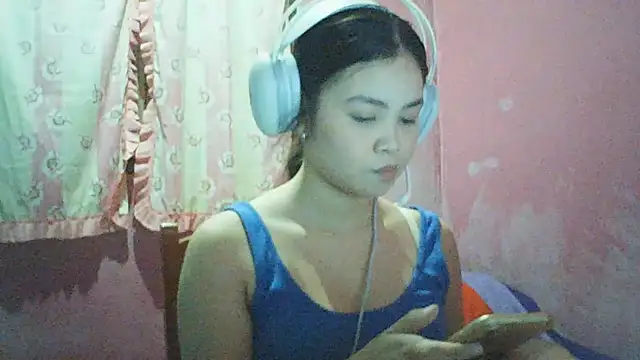 Snapshot of DessertFlower chatting on 05/13/26, 02:31 DessertFlower online show from 05/13/26, 02:31