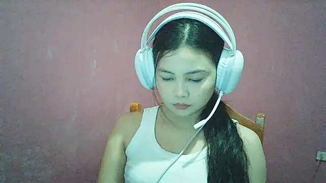 Snapshot of DessertFlower chatting on 05/20/26, 03:13 DessertFlower online show from 05/20/26, 03:13