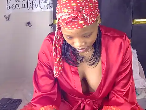 Divine Beautyxx online show from 05/25/26, 03:45