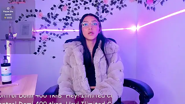 jaulyn 18 online show from 04/22/26, 02:18