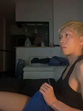 Snapshot of Yumemiru-k chatting on 05/08/26, 04:34 Yumemiru-k online show from 05/08/26, 04:34