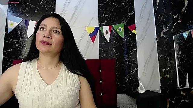 Snapshot of SofiaMoreno_ chatting on 06/17/26, 05:03 SofiaMoreno online show from 06/17/26, 05:03