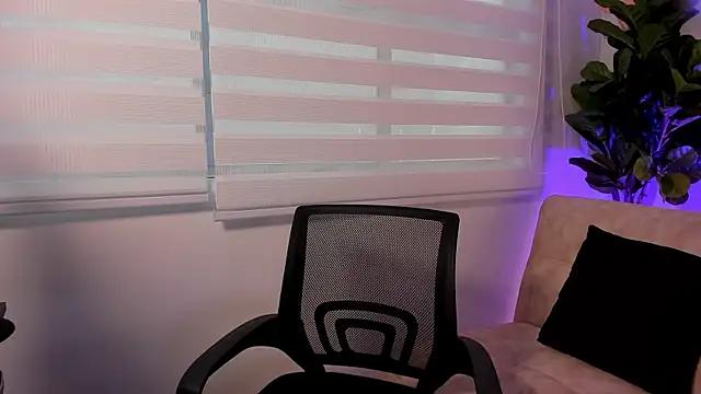 Antonella Moretti  online show from 02/25/26, 01:54