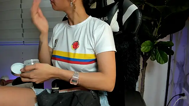 Snapshot of Antonella_Moretti_ chatting on 07/09/26, 03:54 Antonella Moretti online show from 07/09/26, 03:54