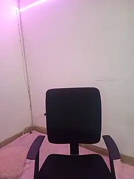 PamelaThoms online show from 04/08/26, 01:55