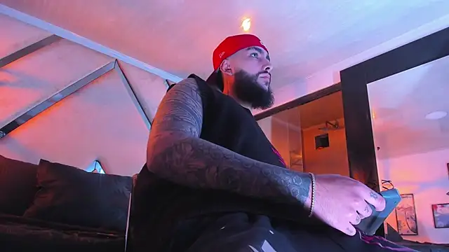 SantiagoHincapiie online show from 02/26/26, 04:11