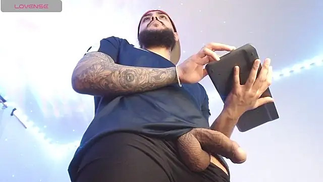 SantiagoHincapiie online show from 04/02/26, 12:08