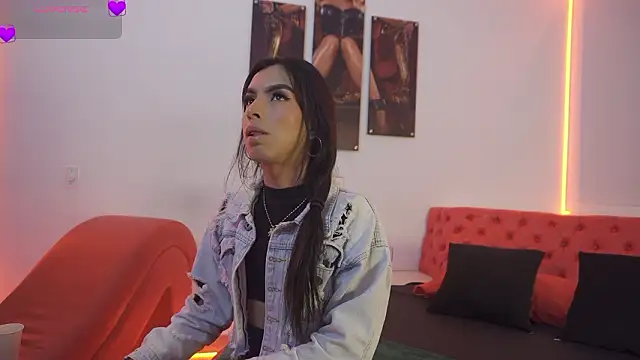 Fernanda thail  online show from 03/19/26, 07:51