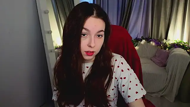 BellaThery online show from 04/10/26, 05:12