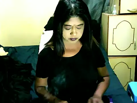 Snapshot of IndianPleasures21 chatting on 05/16/26, 02:16 IndianPleasures21 online show from 05/16/26, 02:16
