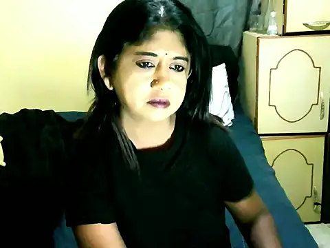 Snapshot of IndianPleasures21 chatting on 05/18/26, 01:39 IndianPleasures21 online show from 05/18/26, 01:39