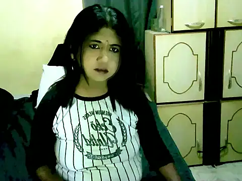 Snapshot of IndianPleasures21 chatting on 06/01/26, 06:53 IndianPleasures21 online show from 06/01/26, 06:53