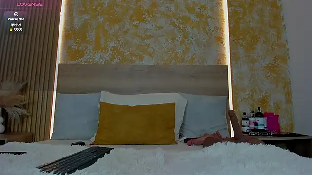 julietta pink online show from 04/10/26, 11:26