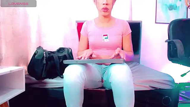 Abby White   online show from 06/05/26, 07:30