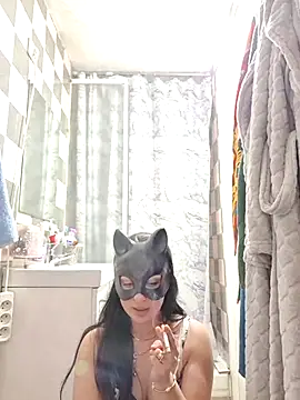 halii21 online show from 04/13/26, 11:43