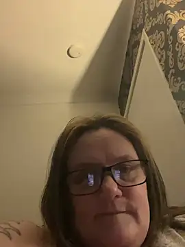 Busty-GilfQuinn online show from 03/01/26, 09:39