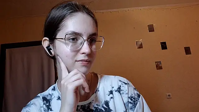 Katelemon online show from 05/25/26, 01:50
