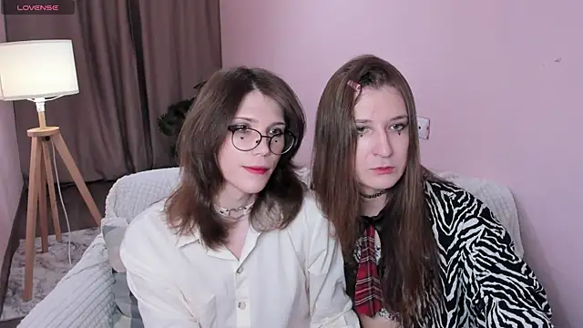 ZoriaLovesLuna online show from 04/11/26, 01:48