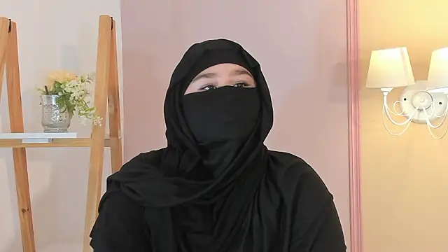 Snapshot of _zharaa chatting on 03/06/26, 01:18 zharaa online show from 03/06/26, 01:18