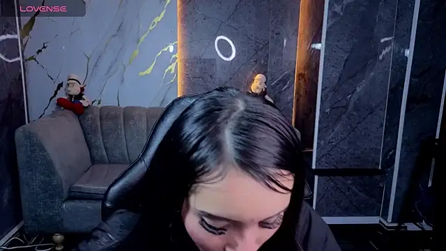 Daphne nicole b online show from 04/16/26, 09:39