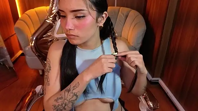 Daphne nicole b online show from 05/11/26, 02:45