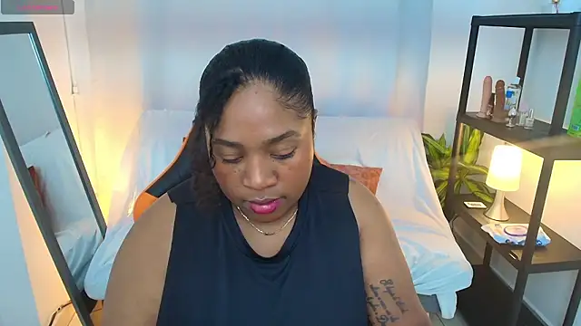 Megan-Small online show from 03/06/26, 08:16