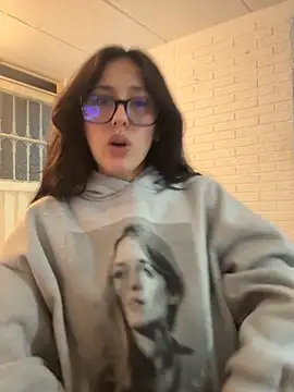 susi chimm online show from 04/15/26, 01:45