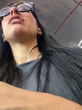 susi chimm online show from 04/15/26, 01:51