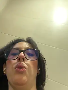 Snapshot of susi_chimm chatting on 05/04/26, 04:03 susi chimm online show from 05/04/26, 04:03