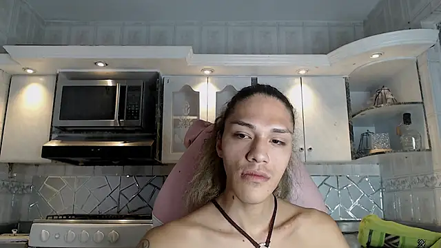 CrisOzzz online show from 03/10/26, 06:24