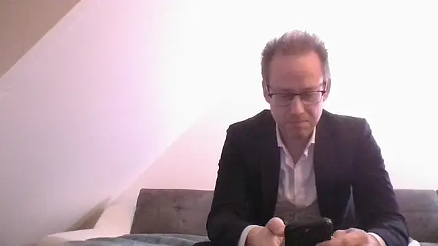 Lost in lace online show from 03/03/26, 07:09