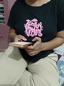 Queenlipx online show from 03/10/26, 04:12