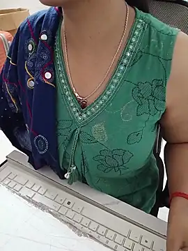 Queenlipx online show from 04/21/26, 06:20