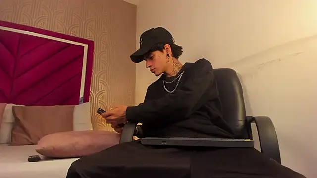 Dominic Foxx online show from 03/03/26, 12:22