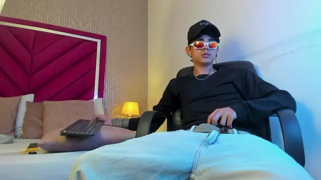 Dominic Foxx online show from 03/04/26, 07:53