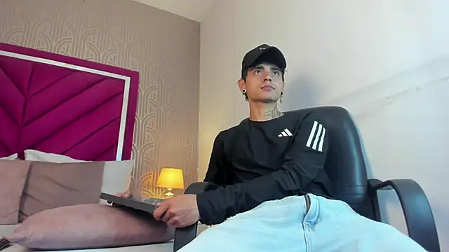 Dominic Foxx online show from 03/06/26, 02:02