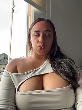 Eyssha online show from 04/10/26, 12:10