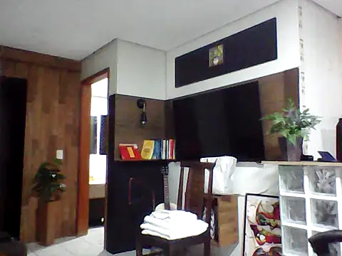 Snapshot of FabioZoe1 chatting on 05/15/26, 11:01 FabioZoe1 online show from 05/15/26, 11:01